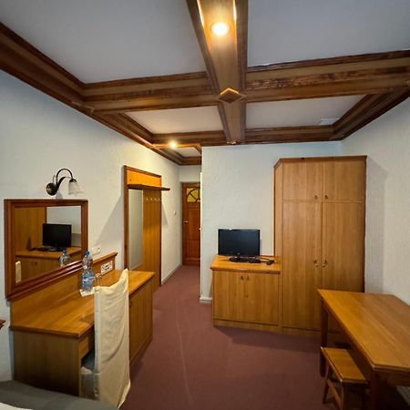 Hotel Victoria Lubowo  Bagian luar foto