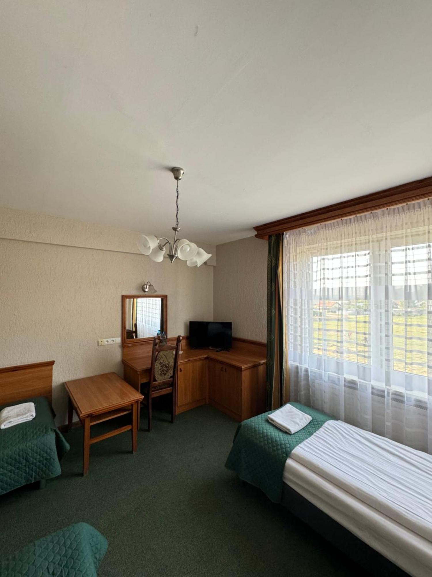 Hotel Victoria Lubowo  Bagian luar foto
