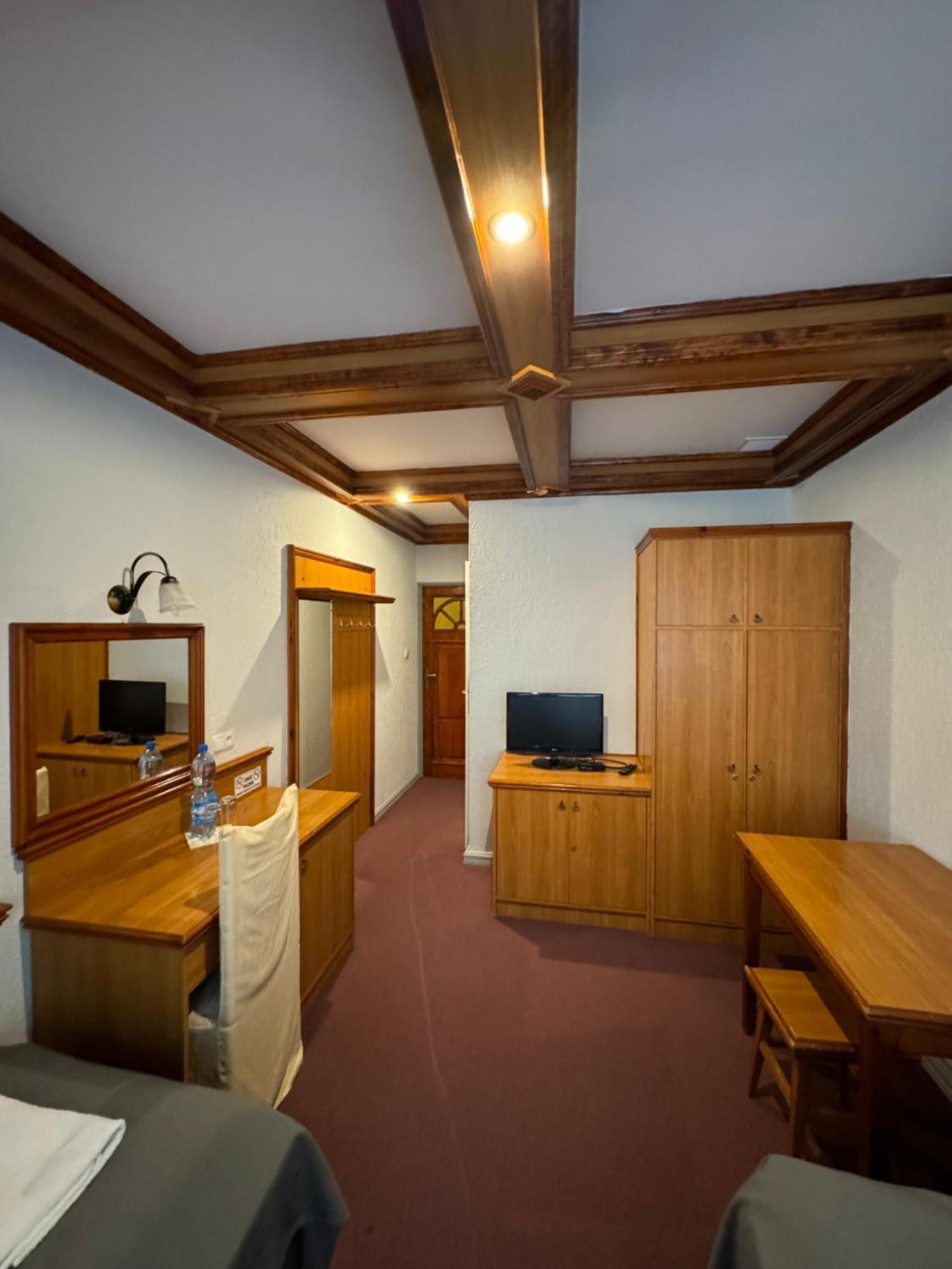 Hotel Victoria Lubowo  Bagian luar foto